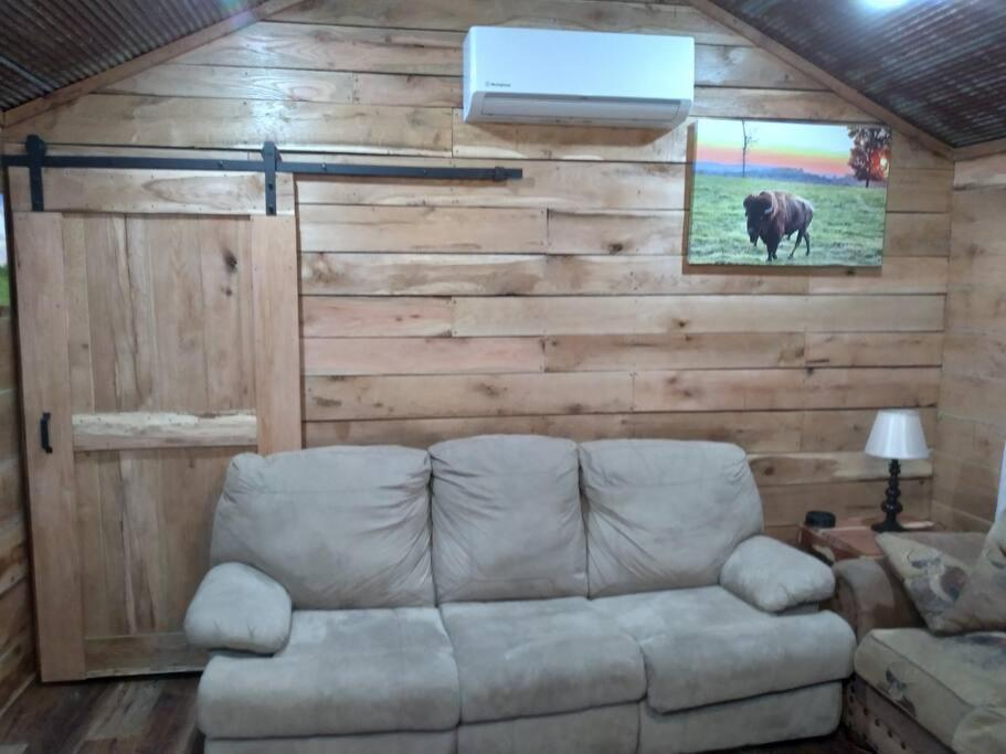 Cabin With A Tree House On A Buffalo Farm . Marshall Экстерьер фото